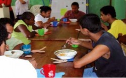 Centro de Día durante la comida - Bluefields (Nicaragua) - (I.F.)